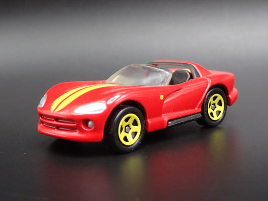1992-1996 DODGE VIPER RT/10 1/64 SCALE COLLECTIBLE DIORAMA DIECAST MODEL CAR