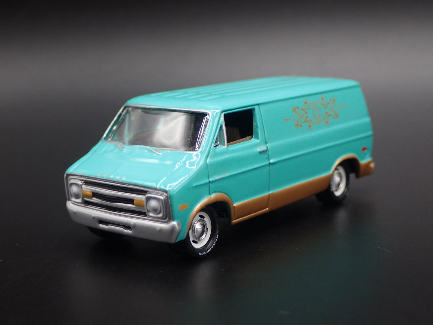 1976 76 DODGE TRADESMAN VAN 1/64 SCALE COLLECTIBLE DIORAMA DIECAST MODEL CAR