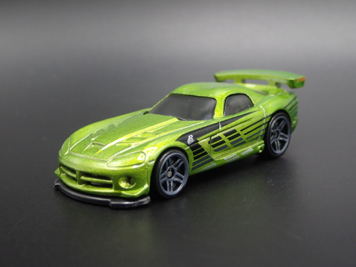 2008-2010 DODGE VIPER SRT10 ACR 1/64 SCALE COLLECTIBLE DIORAMA DIECAST MODEL CAR-Burning Rubber Toy Company