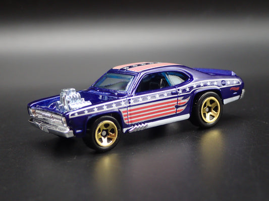 1971 71 PLYMOUTH DUSTER THRUSTER USA RARE 1:64 SCALE DIORAMA DIECAST MODEL CAR