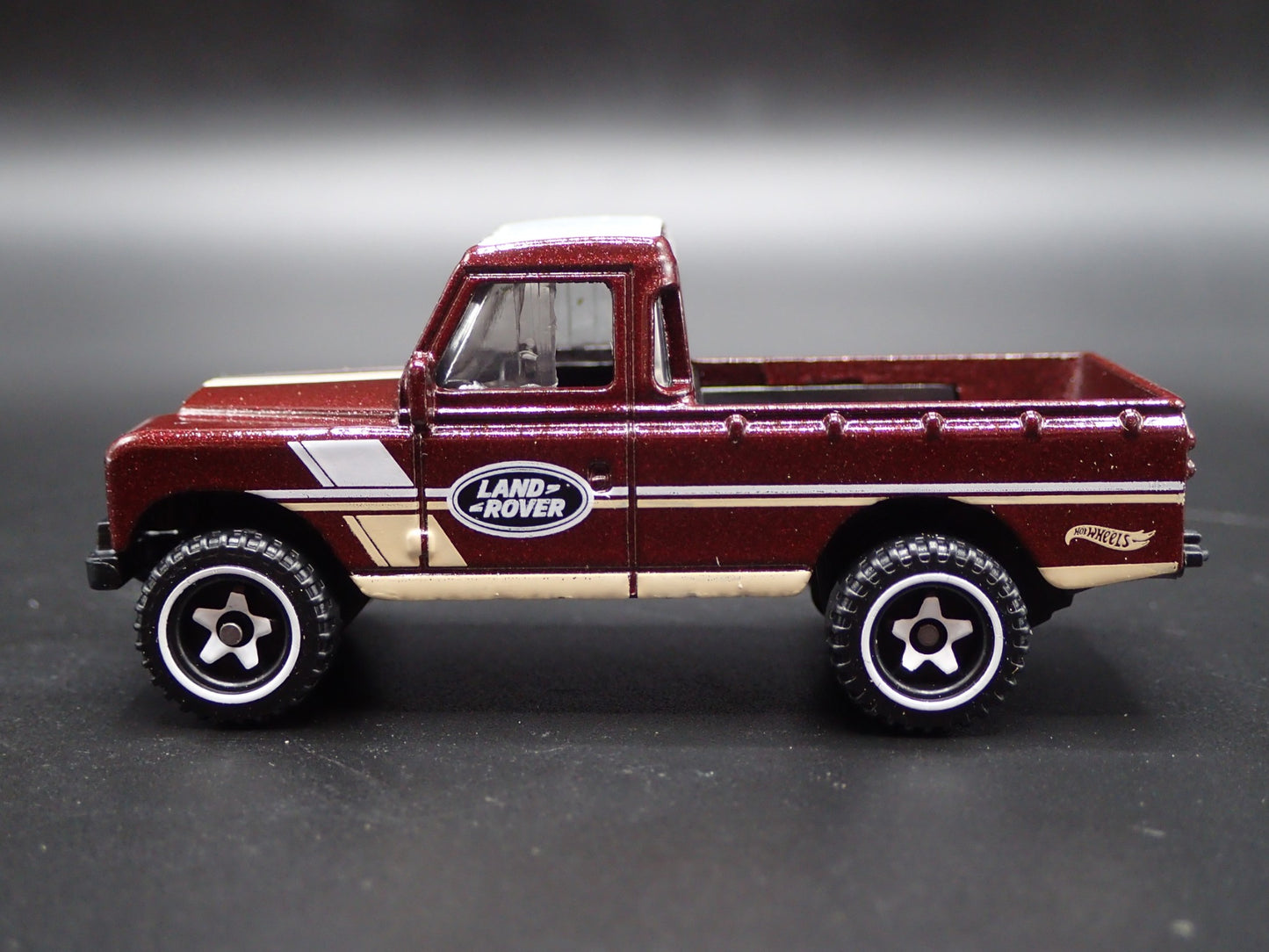 1971-1985 LAND ROVER SERIES III 3 PICKUP TRUCK RARE 1/64 SCALE DIECAST MODEL CAR