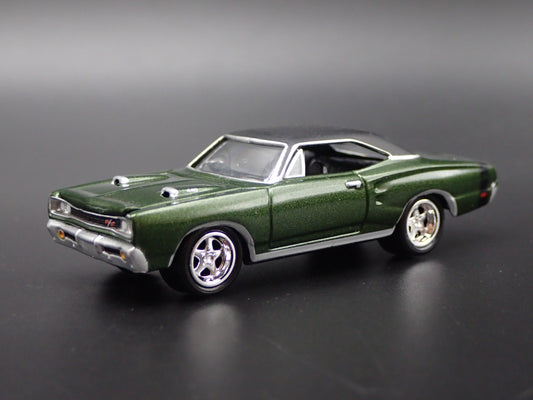 1969 69 DODGE CORONET RT GREEN 1:64 SCALE COLLECTIBLE DIORAMA DIECAST MODEL CAR