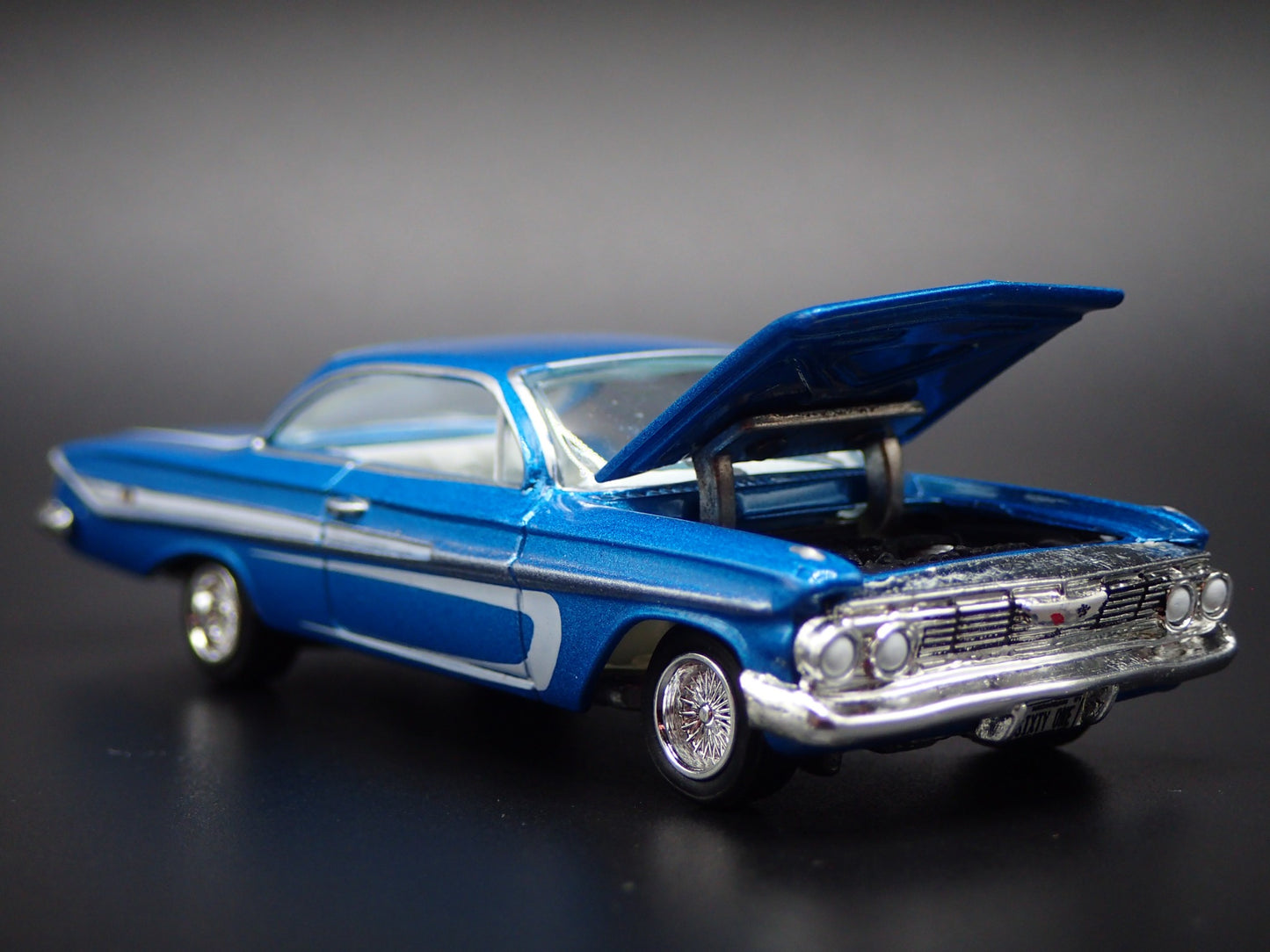 1961 61 CHEVY CHEVROLET IMPALA SS LOWRIDER BLUE 1:64 SCALE DIECAST MODEL CAR