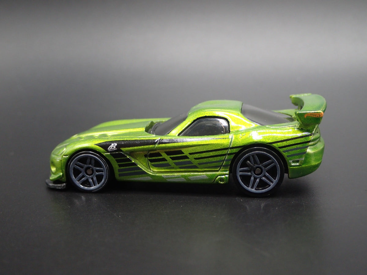 2008-2010 DODGE VIPER SRT10 ACR 1/64 SCALE COLLECTIBLE DIORAMA DIECAST MODEL CAR-Burning Rubber Toy Company