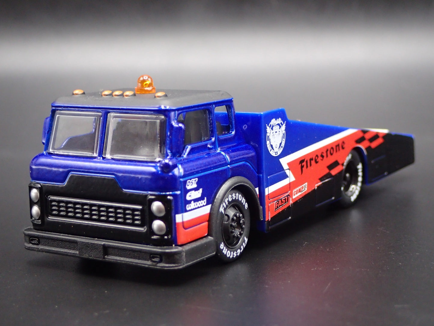 FORD COE RAMP TRUCK CAR HAULER FIRESTONE 1:64 SCALE DIORAMA DIECAST MODEL CAR