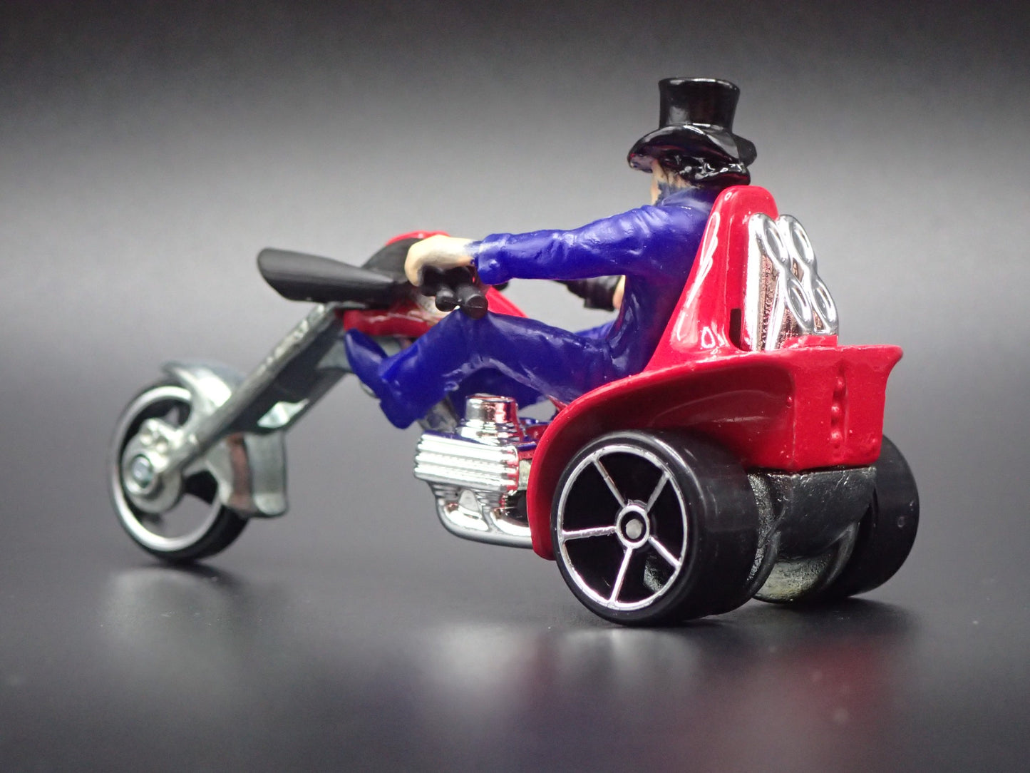 3 SQUEALER MOTORCYCLE HOT WHEELS RED 1:64 HW SCALE DIORAMA DIECAST MODEL CAR