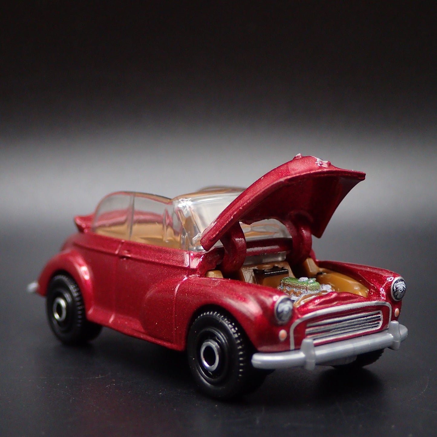 MORRIS MINOR SALOON CONVERTIBLE 2 TWO DOOR 1:64 SCALE DIORAMA DIECAST MODEL CAR