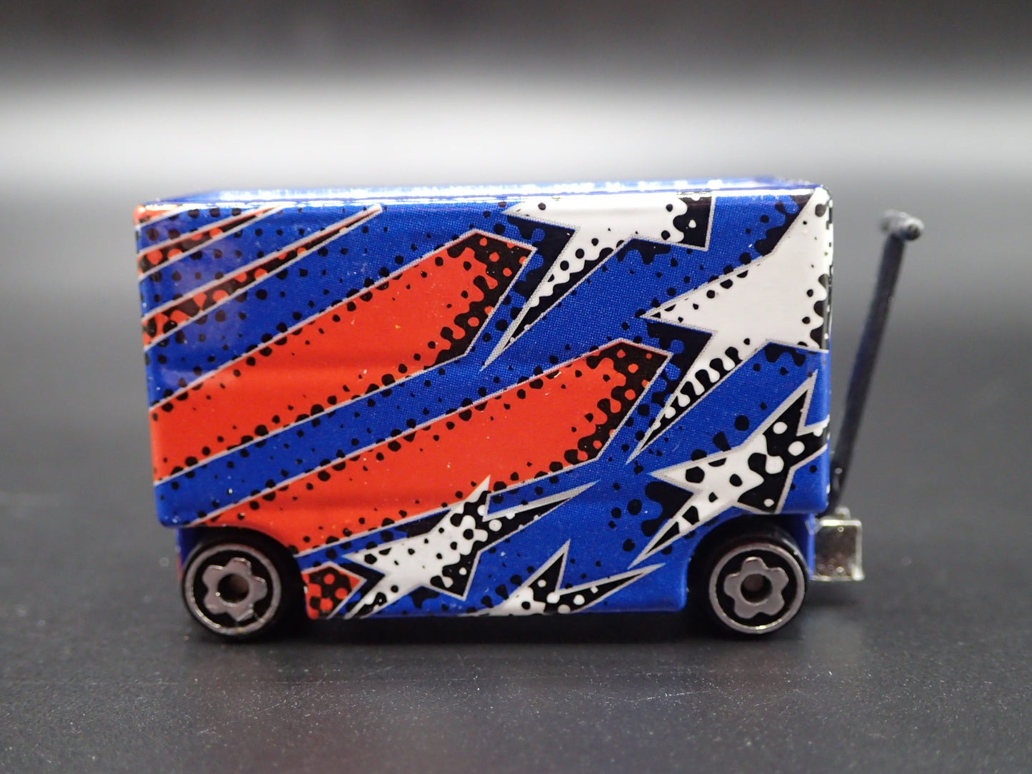 NASCAR TOOL CART WAR WAGON DAYTONA 500 MOBIL 1 1:64 SCALE DIECAST MODEL CAR