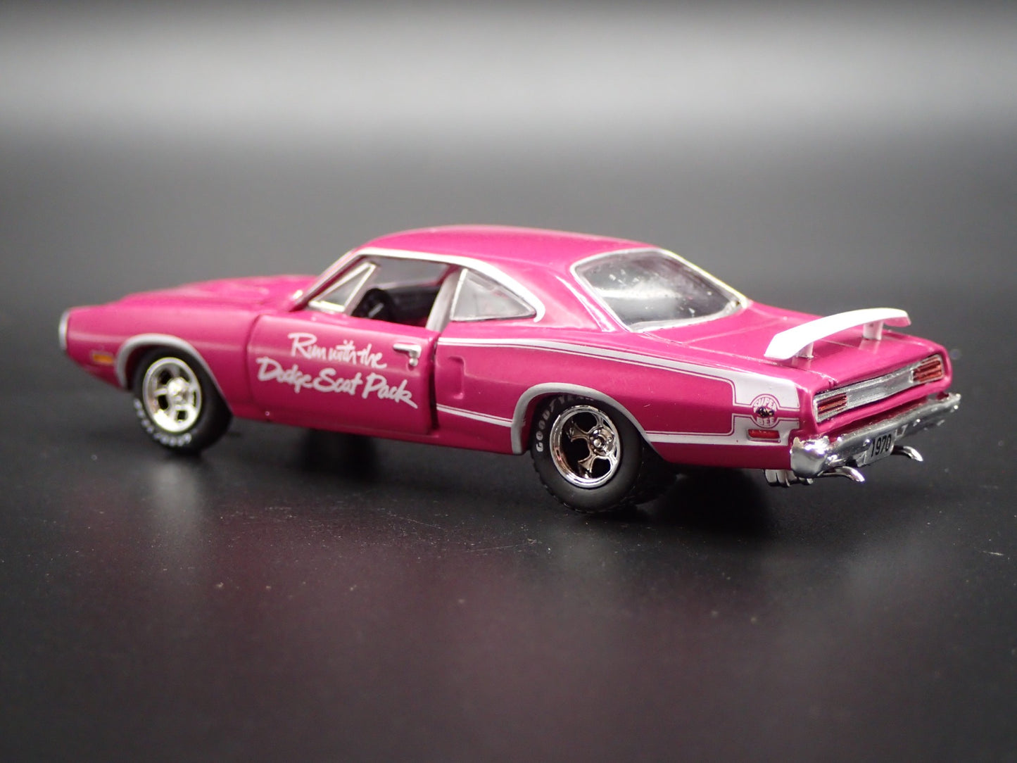 1970 70 DODGE SUPER BEE 383 SCAT PACK PINK 1:64 SCALE DIORAMA DIECAST MODEL CAR