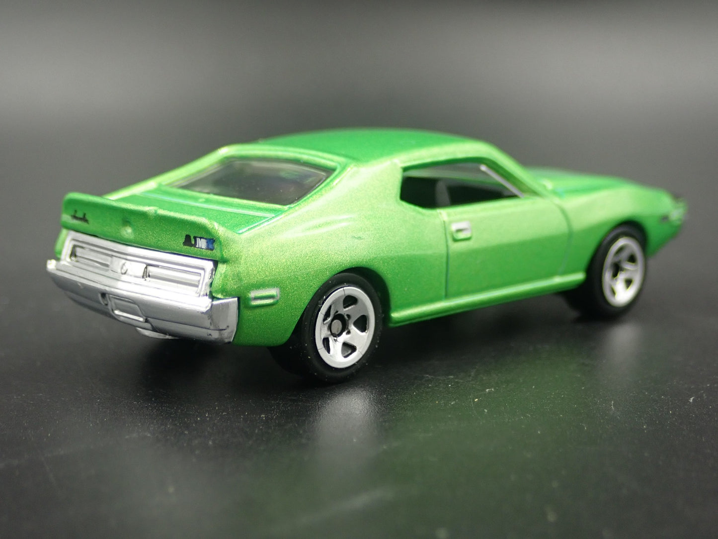 1971 71 AMC JAVELIN AMX RARE 1:64 SCALE COLLECTIBLE DIORAMA DIECAST MODEL CAR