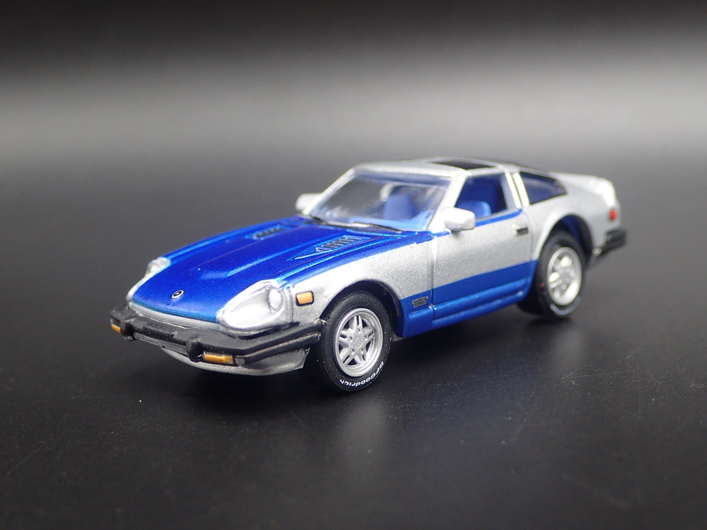 1981 81 DATSUN 280ZX TURBO BLUE 1:64 SCALE COLLECTIBLE DIORAMA DIECAST MODEL CAR