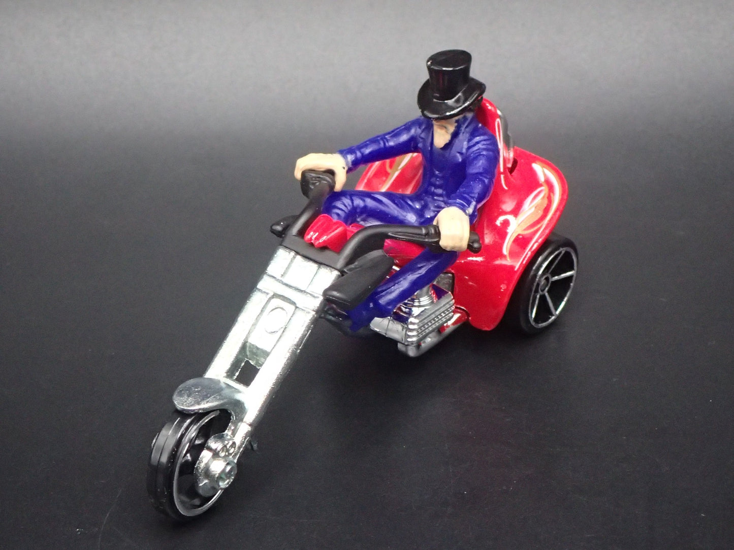 3 SQUEALER MOTORCYCLE HOT WHEELS RED 1:64 HW SCALE DIORAMA DIECAST MODEL CAR