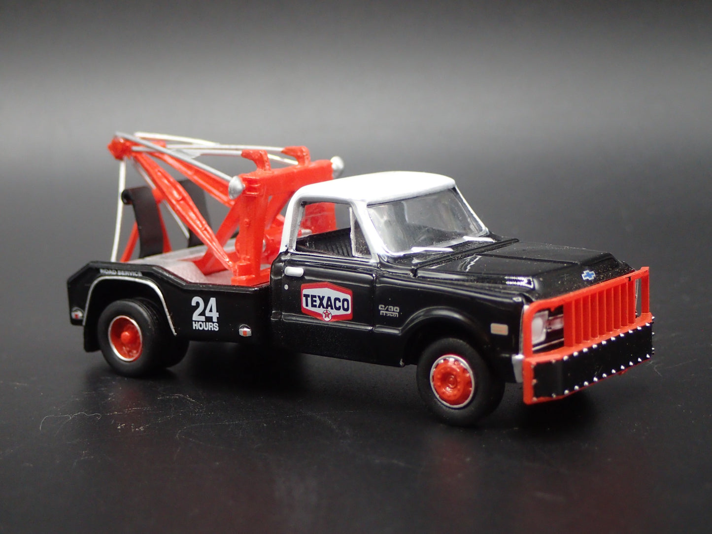 1970 70 CHEVY CHEVROLET C30 DUALLY WRECKER TEXACO 1:64 SCALE DIECAST MODEL CAR