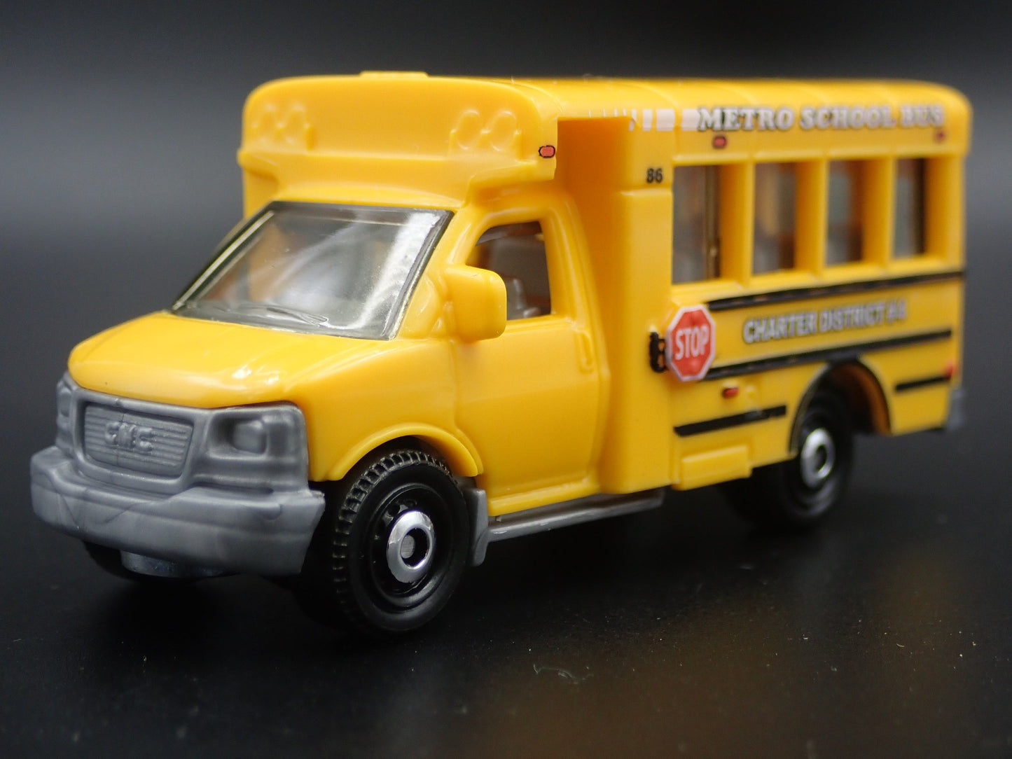 GMC METRO SHORT SCHOOL BUS RARE 1:64 SCALE COLLECTIBLE DIORAMA DIECAST MODEL CAR