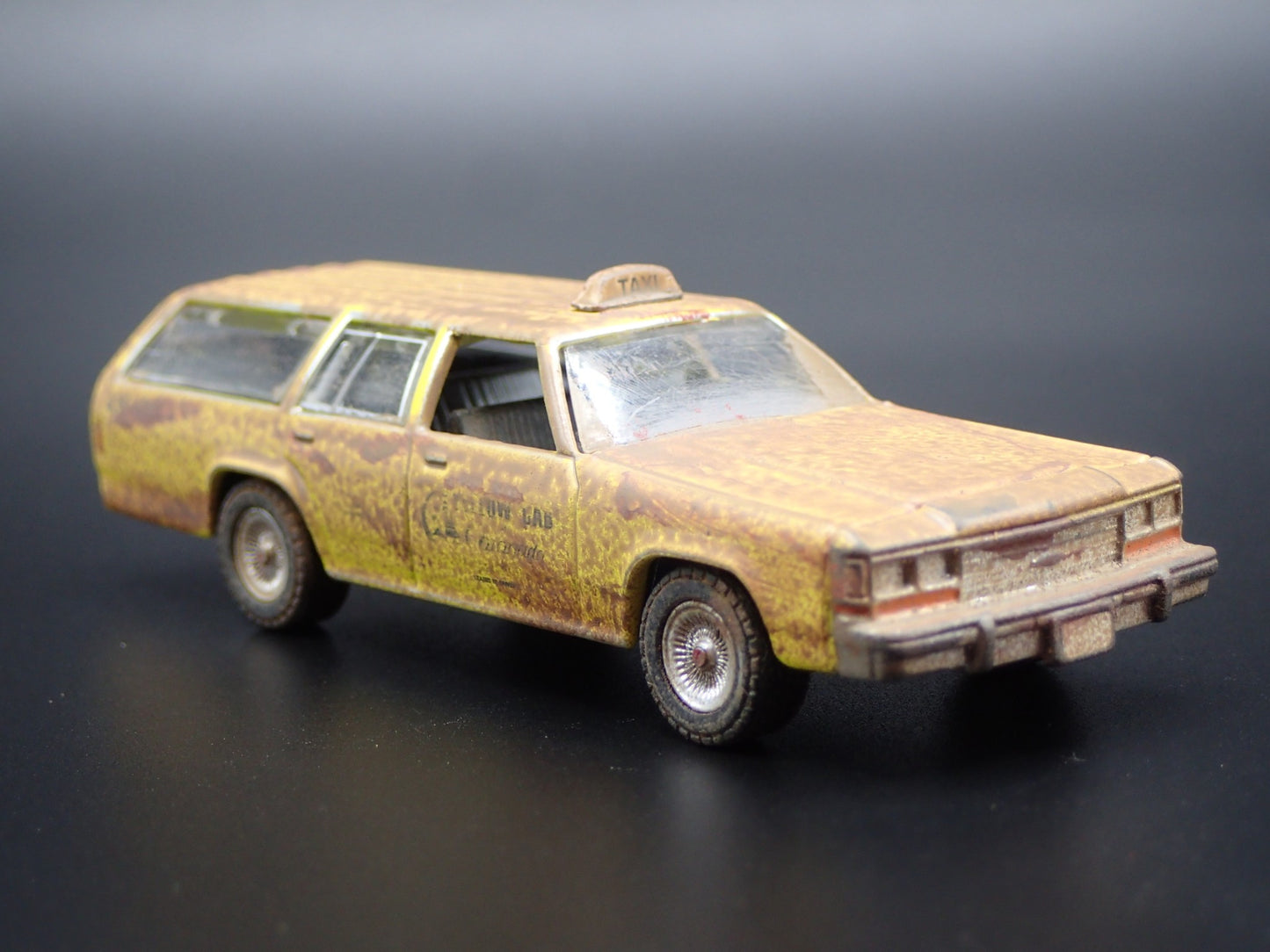1988 FORD LTD CROWN VIC WAGON TAXI CAB CUSTOM BARN FIND 1:64 DIECAST MODEL CAR