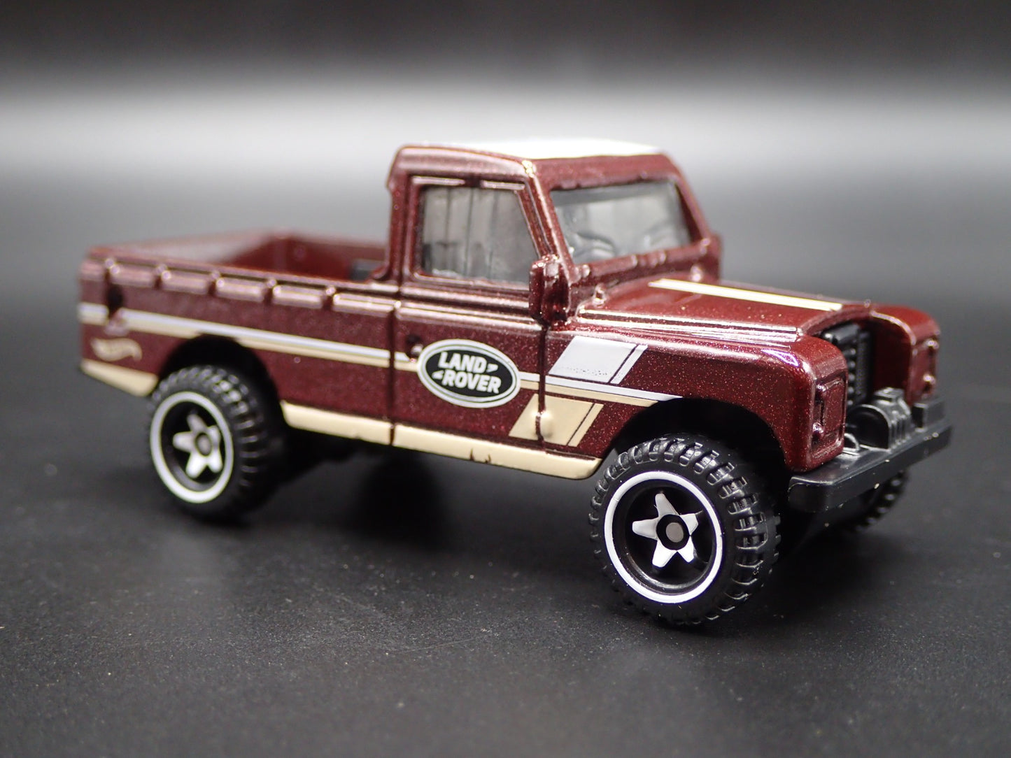 1971-1985 LAND ROVER SERIES III 3 PICKUP TRUCK RARE 1/64 SCALE DIECAST MODEL CAR