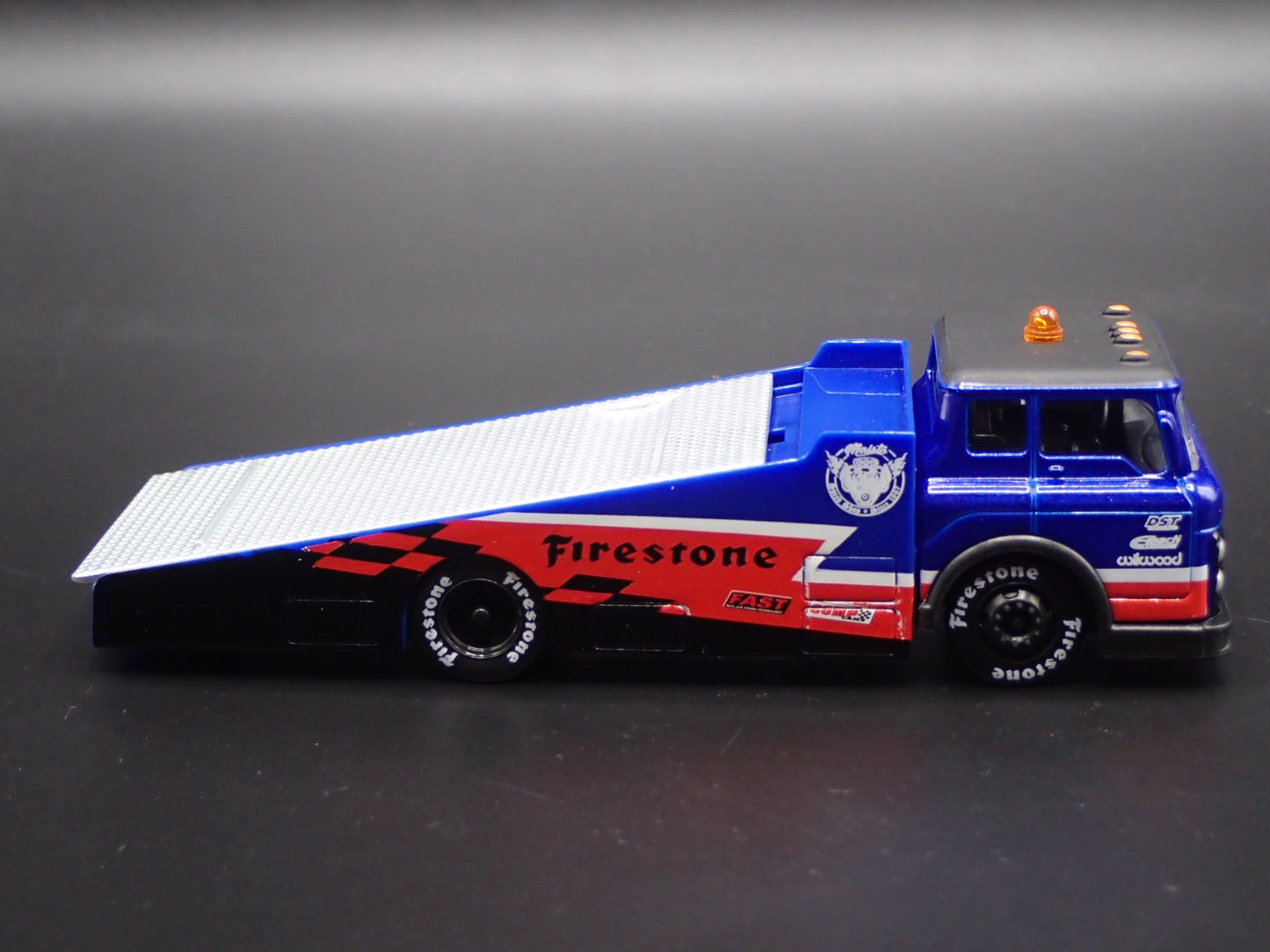 FORD COE RAMP TRUCK CAR HAULER FIRESTONE 1:64 SCALE DIORAMA DIECAST MODEL CAR