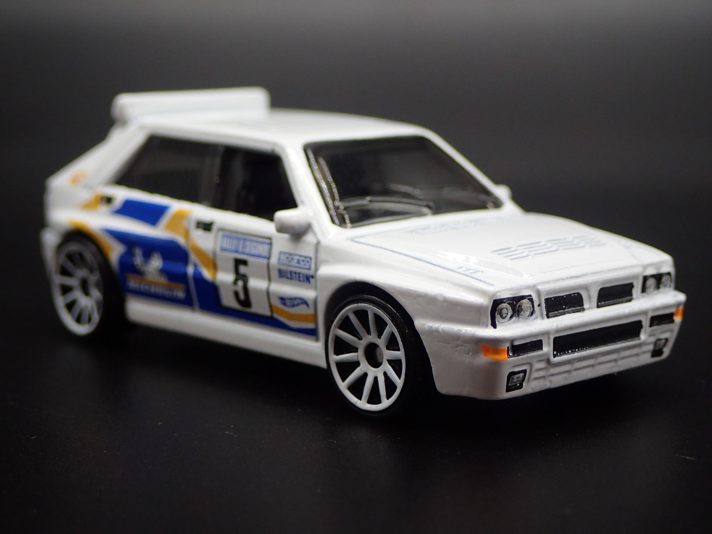 1987-1994 LANCIA DELTA INTEGRALE RACE CAR MICHELIN 1:64 SCALE DIECAST MODEL CAR
