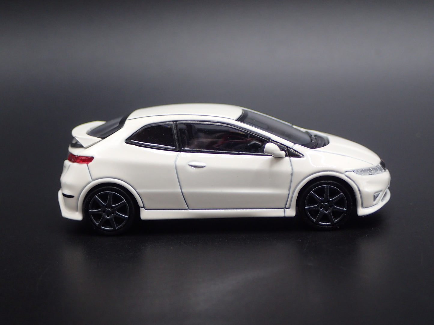 2007-2011 HONDA CIVIC TYPE R FN2 EURO 1:64 SCALE DIORAMA DIECAST MODEL CAR