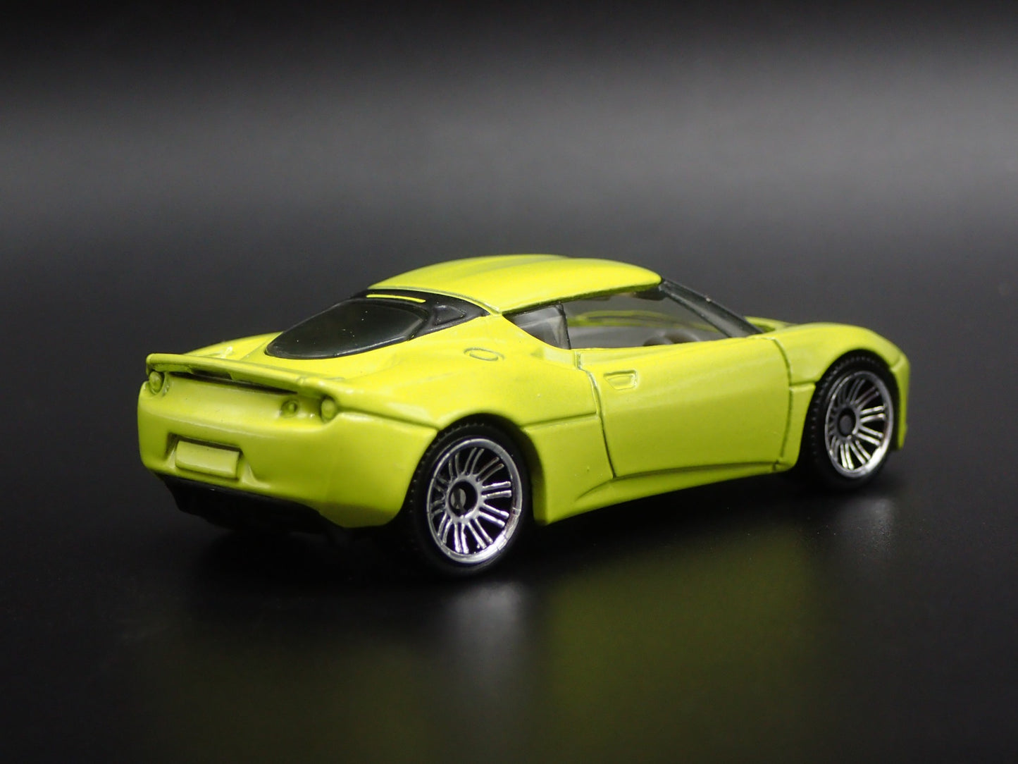 2010-2021 LOTUS EVORA GREEN 1/64 SCALE COLLECTIBLE DIORAMA DIECAST MODEL CAR