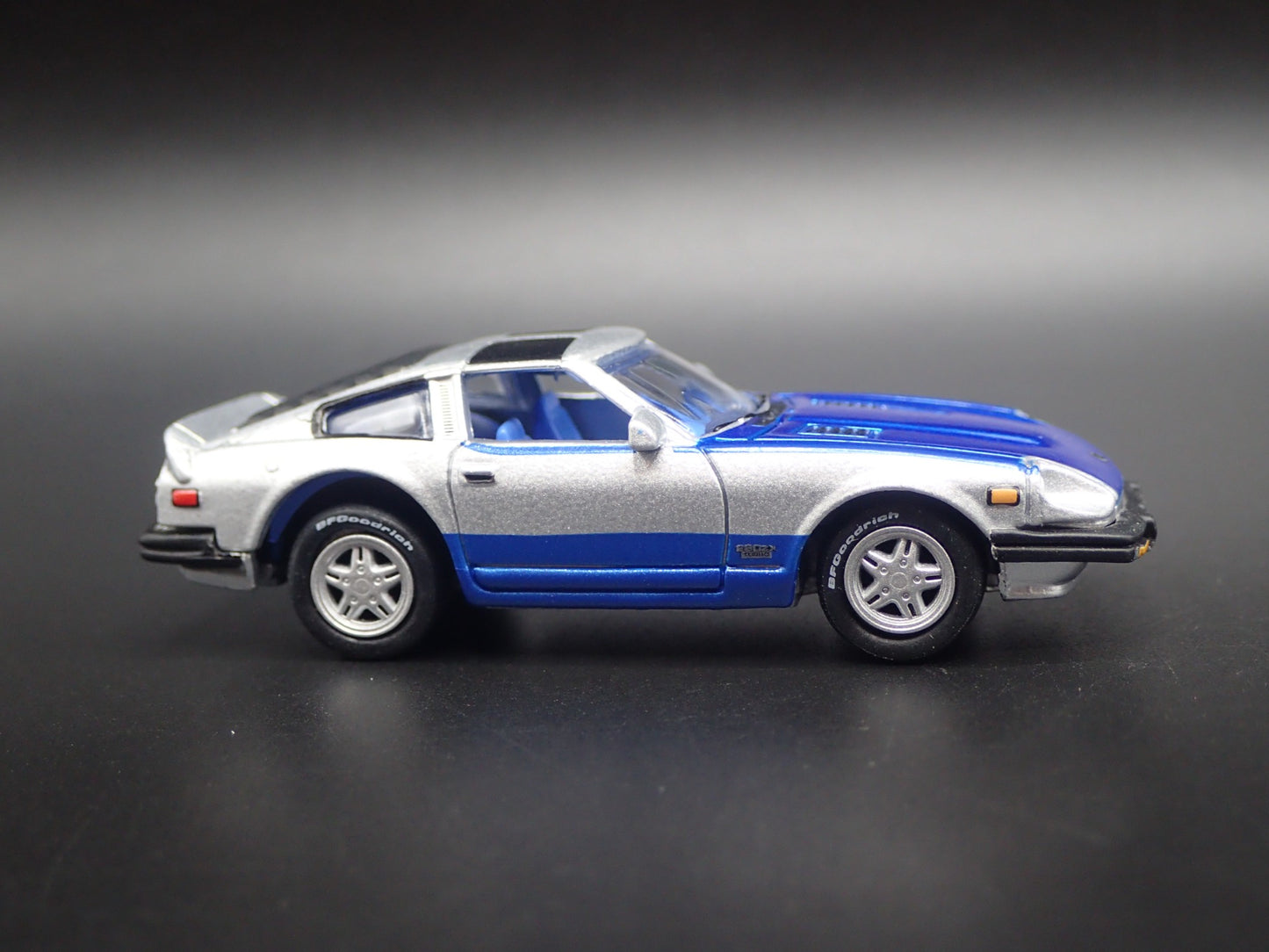 1981 81 DATSUN 280ZX TURBO BLUE 1:64 SCALE COLLECTIBLE DIORAMA DIECAST MODEL CAR