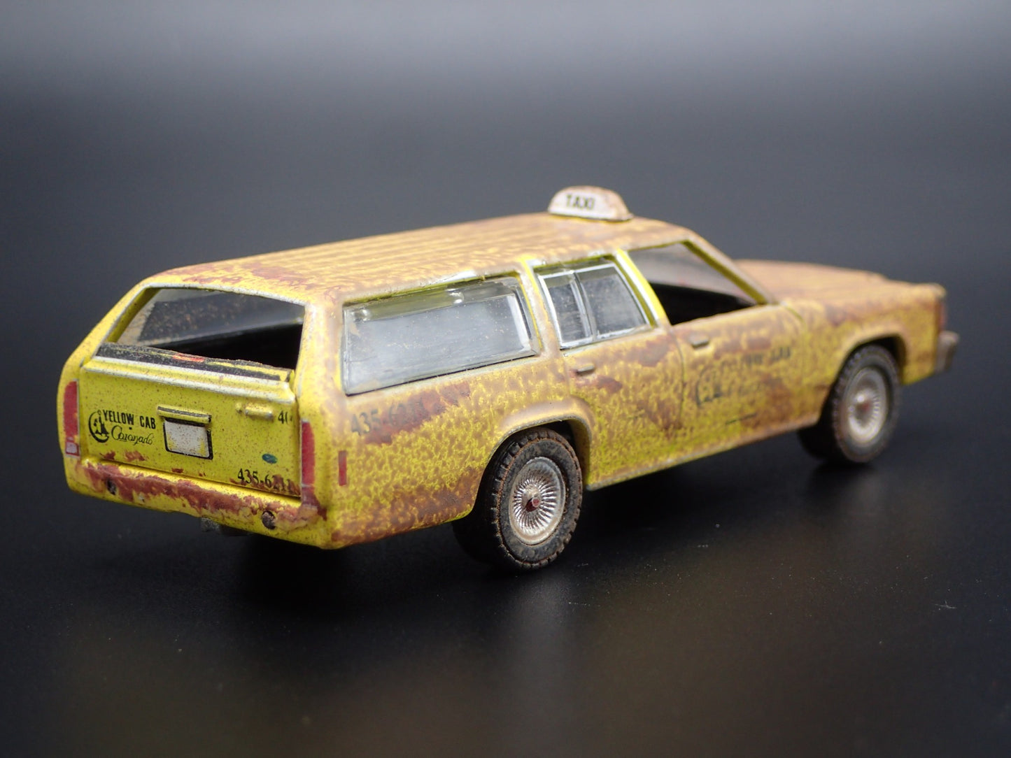 1988 FORD LTD CROWN VIC WAGON TAXI CAB CUSTOM BARN FIND 1:64 DIECAST MODEL CAR