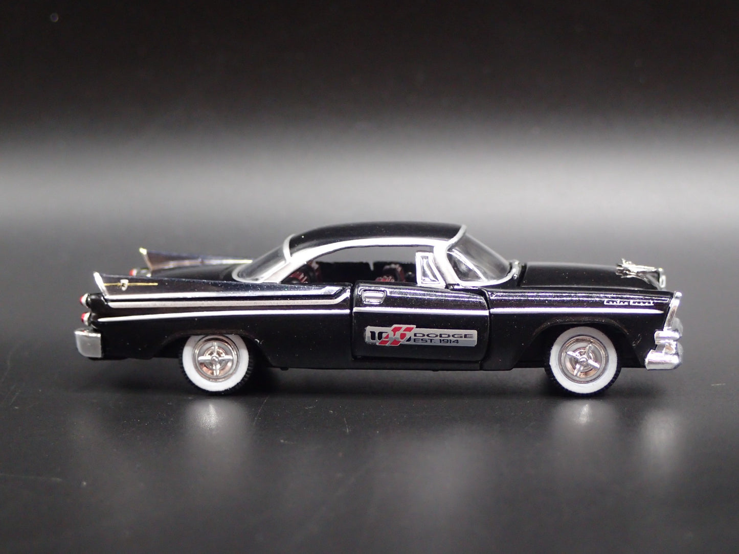 1957 57 DODGE CUSTOM ROYAL LANCER D500 1:64 SCALE COLLECTIBLE DIECAST MODEL CAR
