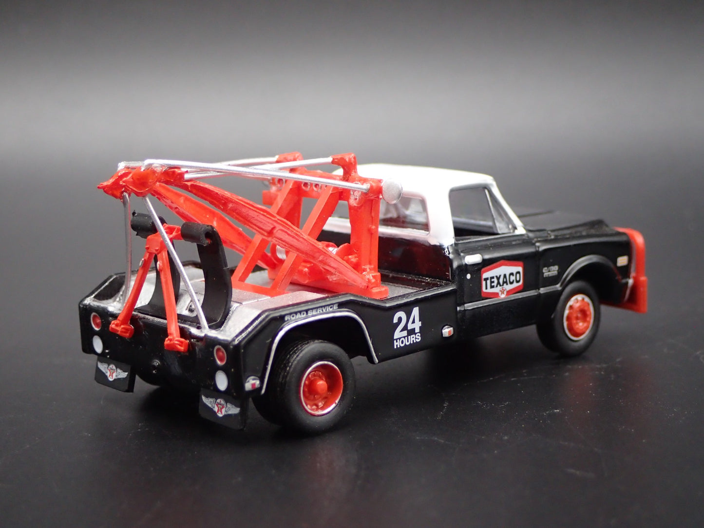 1970 70 CHEVY CHEVROLET C30 DUALLY WRECKER TEXACO 1:64 SCALE DIECAST MODEL CAR