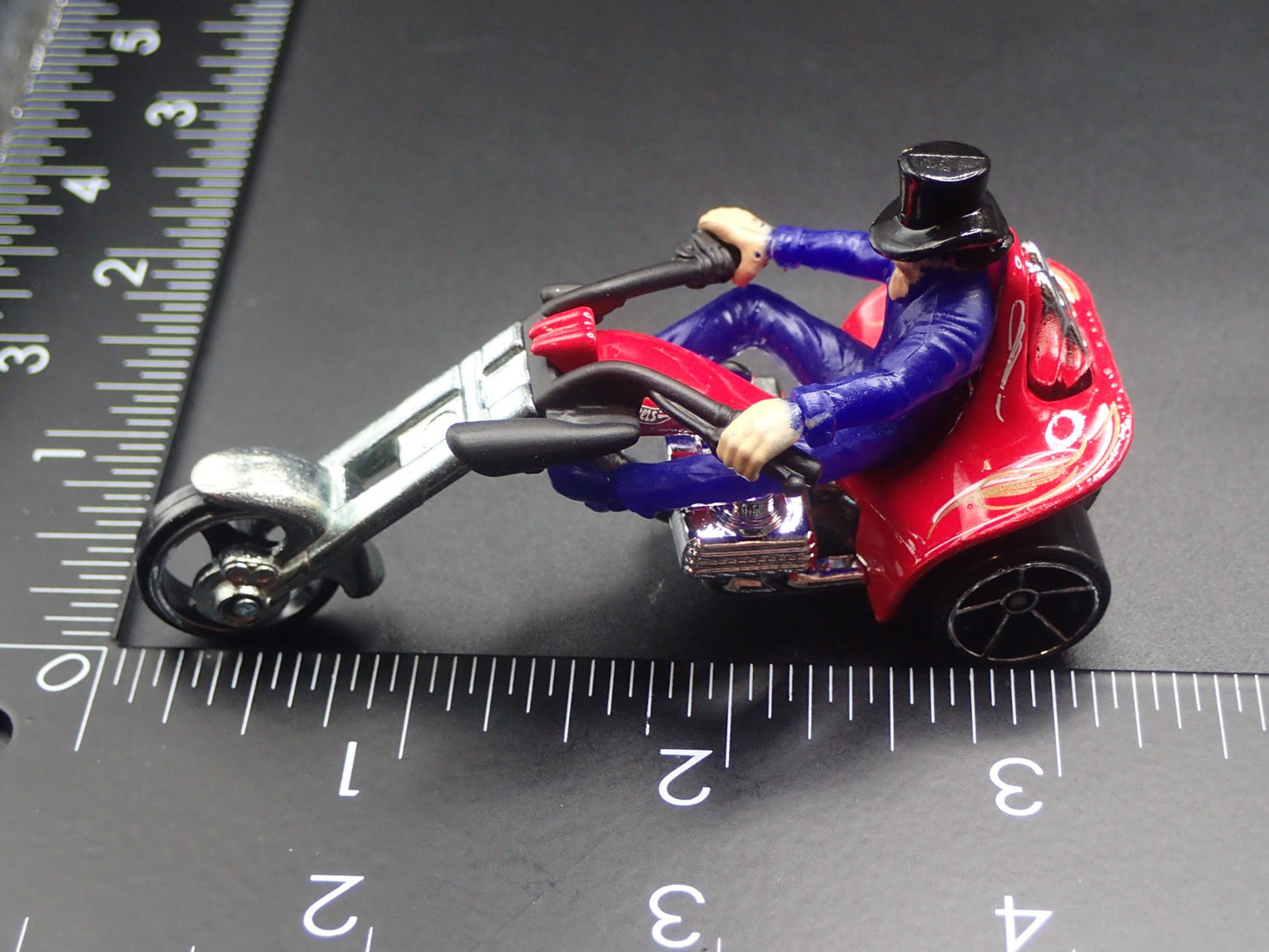 3 SQUEALER MOTORCYCLE HOT WHEELS RED 1:64 HW SCALE DIORAMA DIECAST MODEL CAR