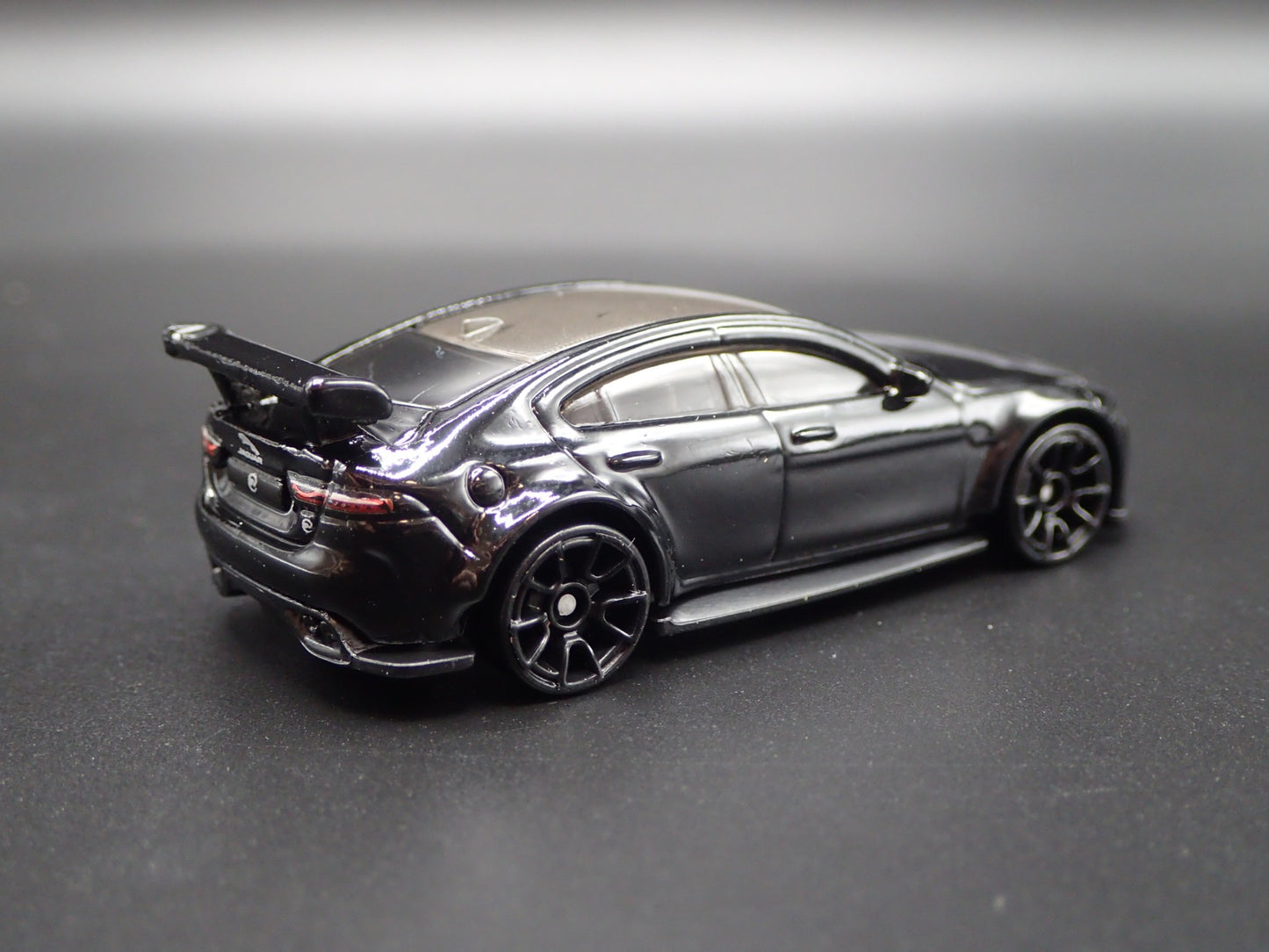 2017-2018 JAGUAR XE SV PROJECT 8 BLACK 1:64 SCALE DIORAMA DIECAST MODEL CAR