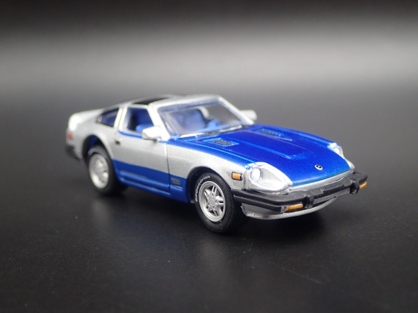 1981 81 DATSUN 280ZX TURBO BLUE 1:64 SCALE COLLECTIBLE DIORAMA DIECAST MODEL CAR