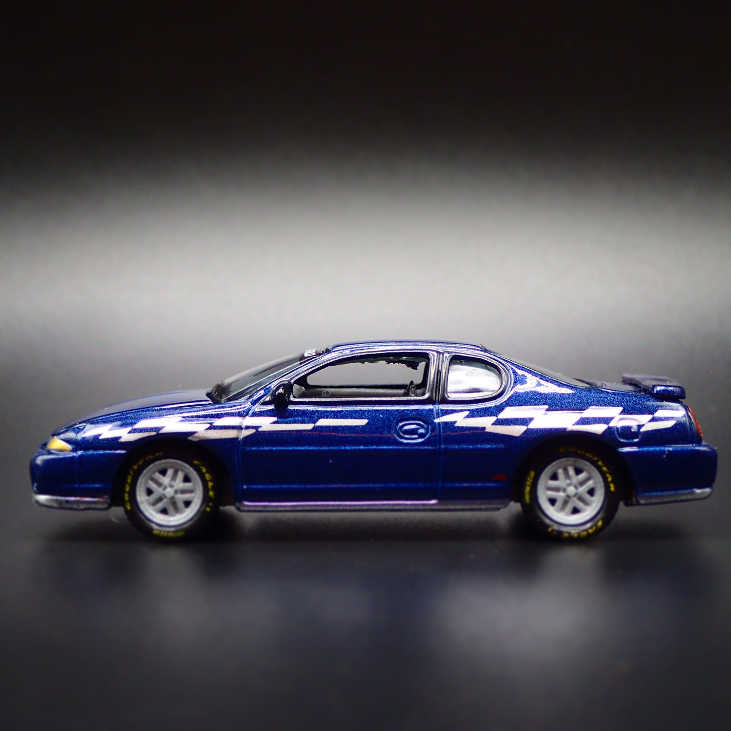 2000 CHEVY CHEVROLET MONTE CARLO PACE CAR 1:64 SCALE DIORAMA DIECAST MODEL CAR