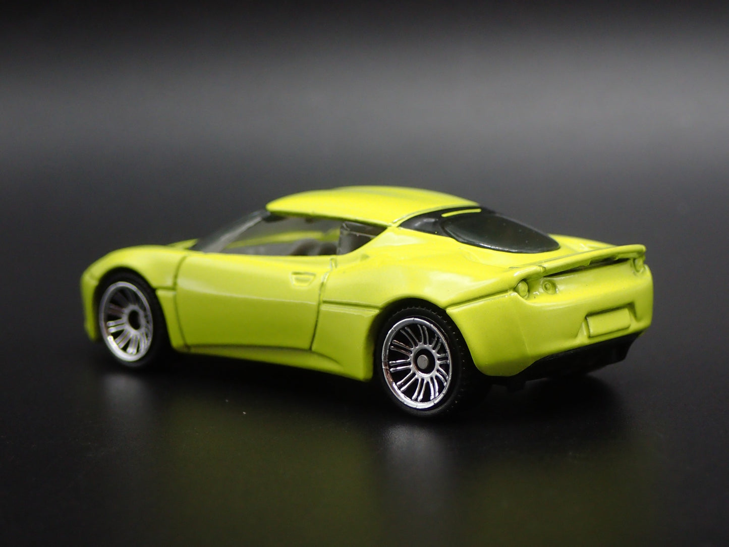 2010-2021 LOTUS EVORA GREEN 1/64 SCALE COLLECTIBLE DIORAMA DIECAST MODEL CAR