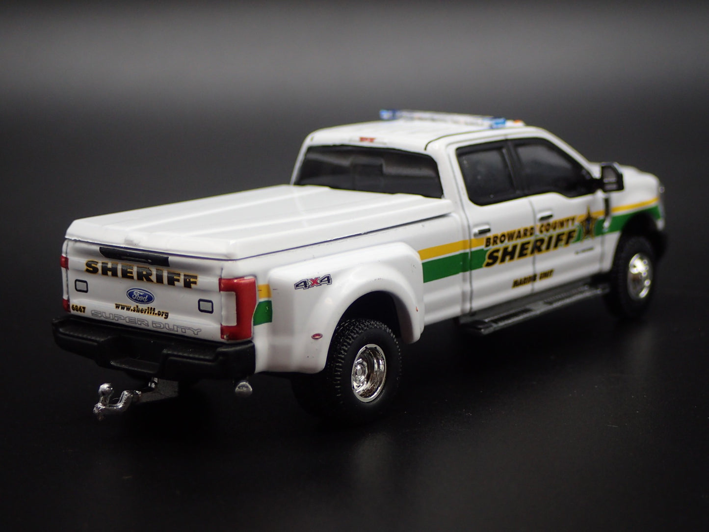 2018 FORD F350 LARIAT DUALLY POLICE BROWARD COUNTY 1:64 SCALE DIECAST MODEL CAR