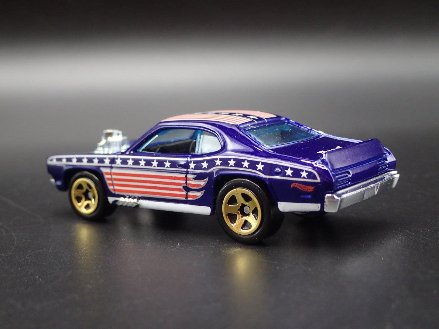 1971 71 PLYMOUTH DUSTER THRUSTER USA RARE 1:64 SCALE DIORAMA DIECAST MODEL CAR