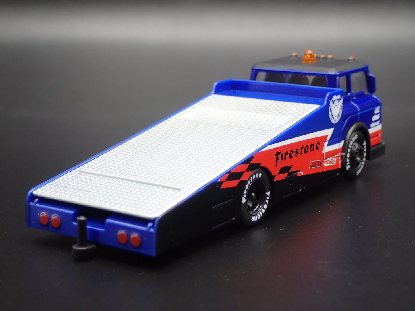 FORD COE RAMP TRUCK CAR HAULER FIRESTONE 1:64 SCALE DIORAMA DIECAST MODEL CAR