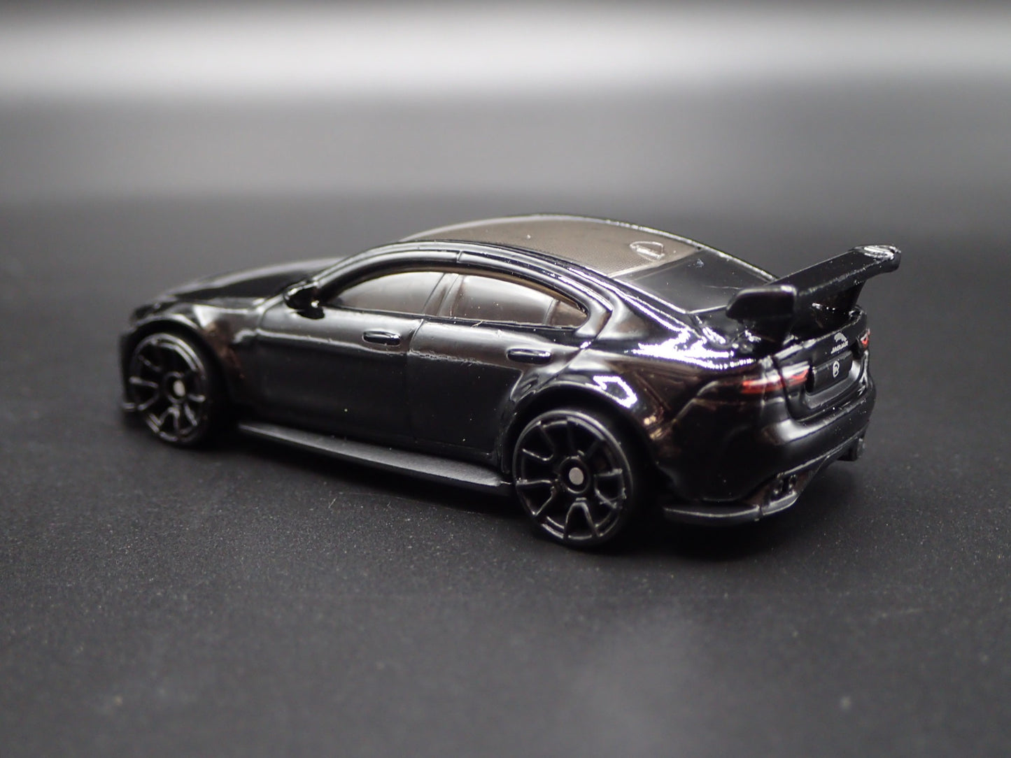 2017-2018 JAGUAR XE SV PROJECT 8 BLACK 1:64 SCALE DIORAMA DIECAST MODEL CAR