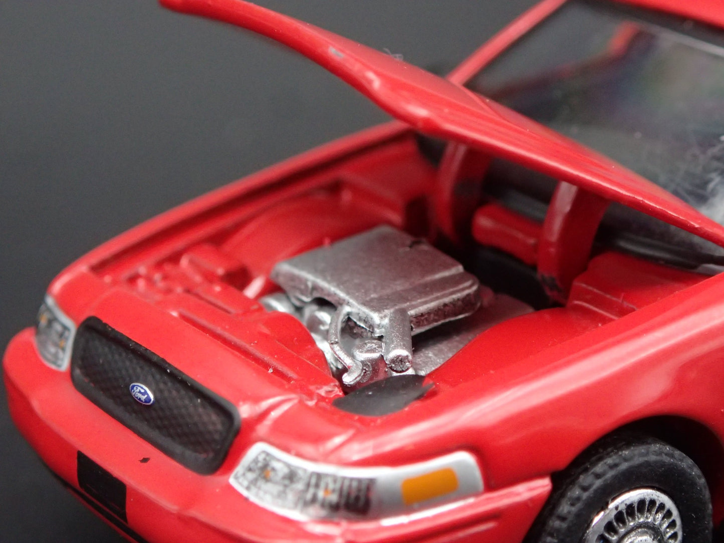 2001 01 FORD CROWN VICTORIA BALTIMORE MD FIRE DEPT 1:64 SCALE DIECAST MODEL CAR