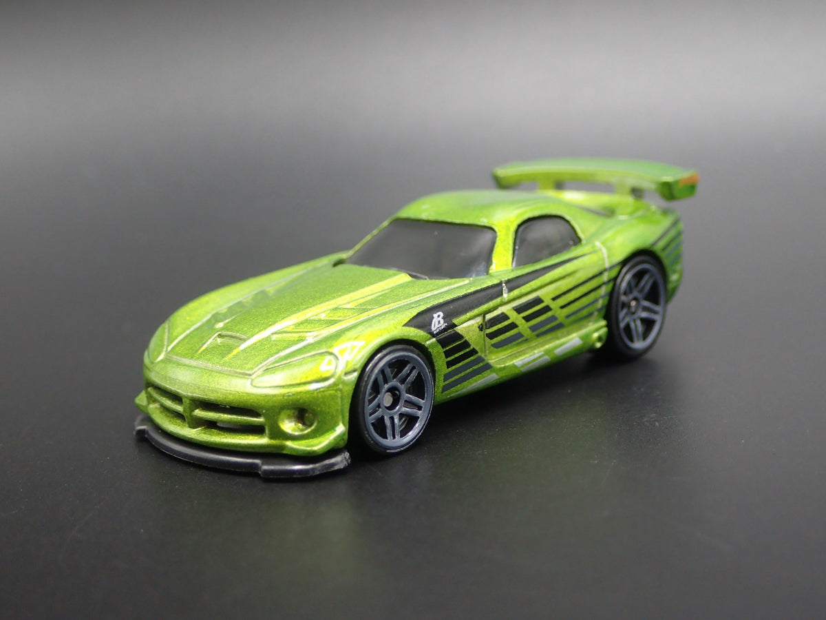 2008-2010 DODGE VIPER SRT10 ACR 1/64 SCALE COLLECTIBLE DIORAMA DIECAST MODEL CAR-Burning Rubber Toy Company