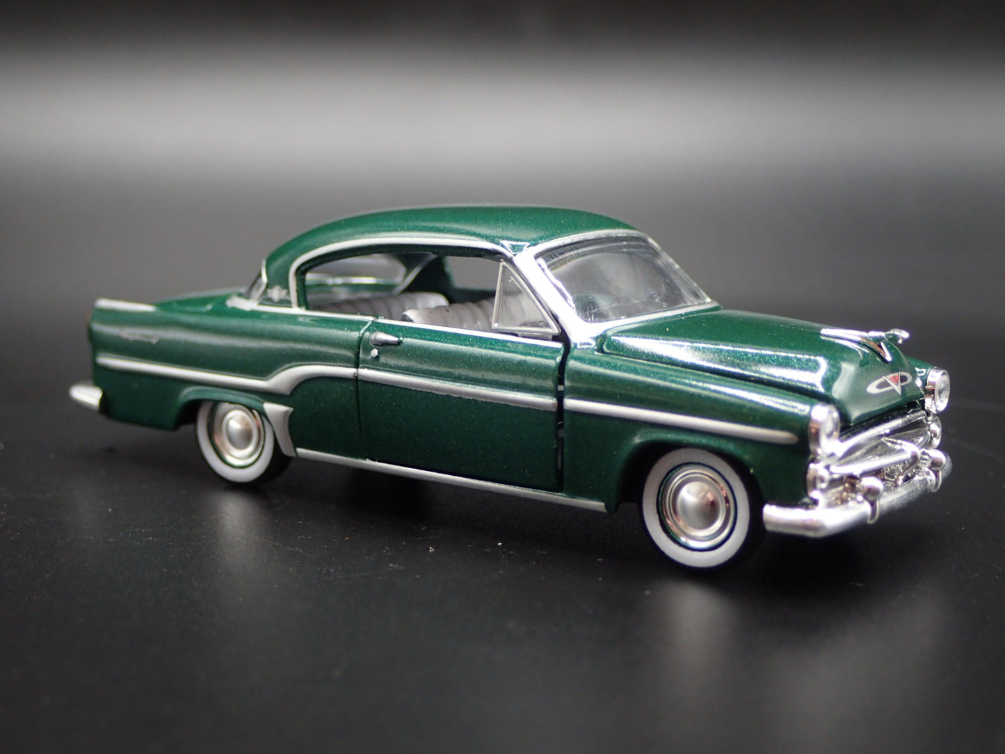 1954 54 DODGE ROYAL GREEN RARE 1/64 SCALE COLLECTIBLE DIORAMA DIECAST MODEL CAR