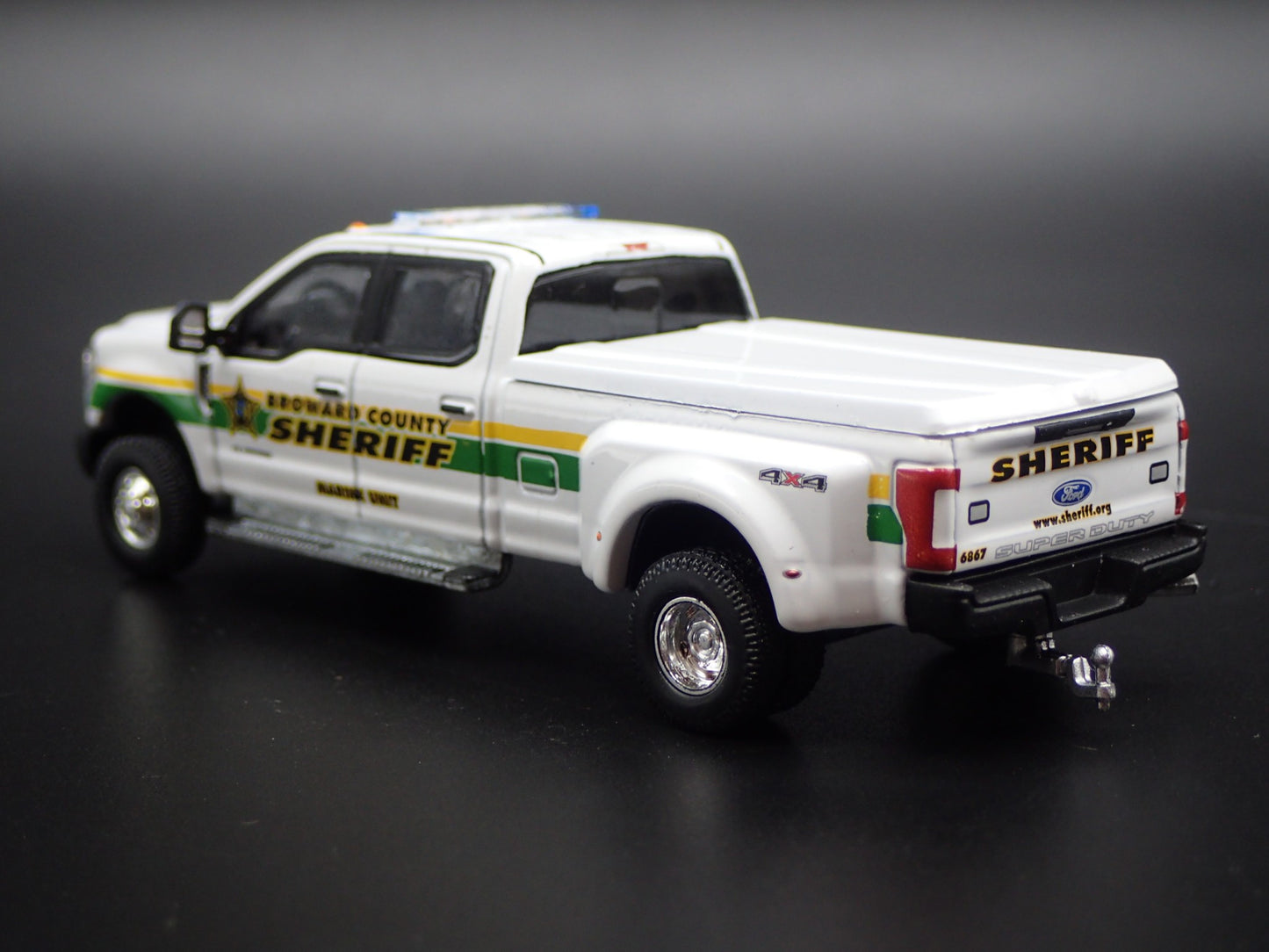 2018 FORD F350 LARIAT DUALLY POLICE BROWARD COUNTY 1:64 SCALE DIECAST MODEL CAR