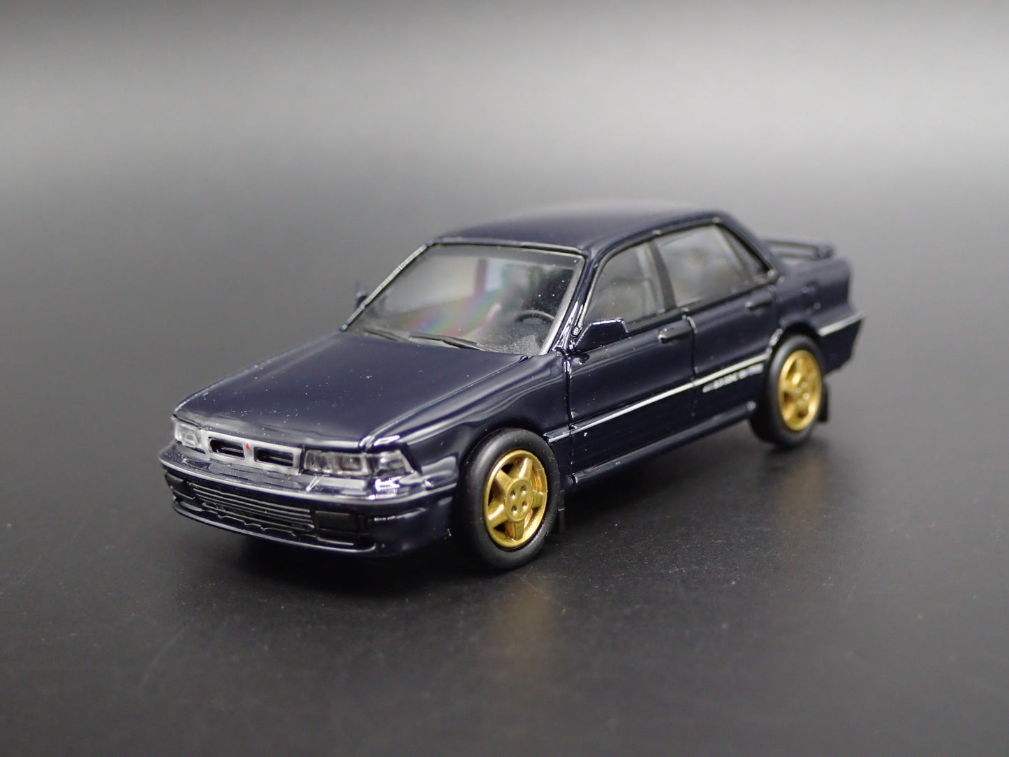 1987-1992 MITSUBISHI GALANT VR4 1:64 SCALE COLLECTIBLE DIORAMA DIECAST MODEL CAR