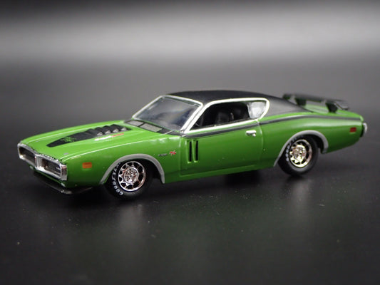 1971 71 DODGE CHARGER RT 440 6 PACK GREEN 1/64 SCALE DIORAMA DIECAST MODEL CAR