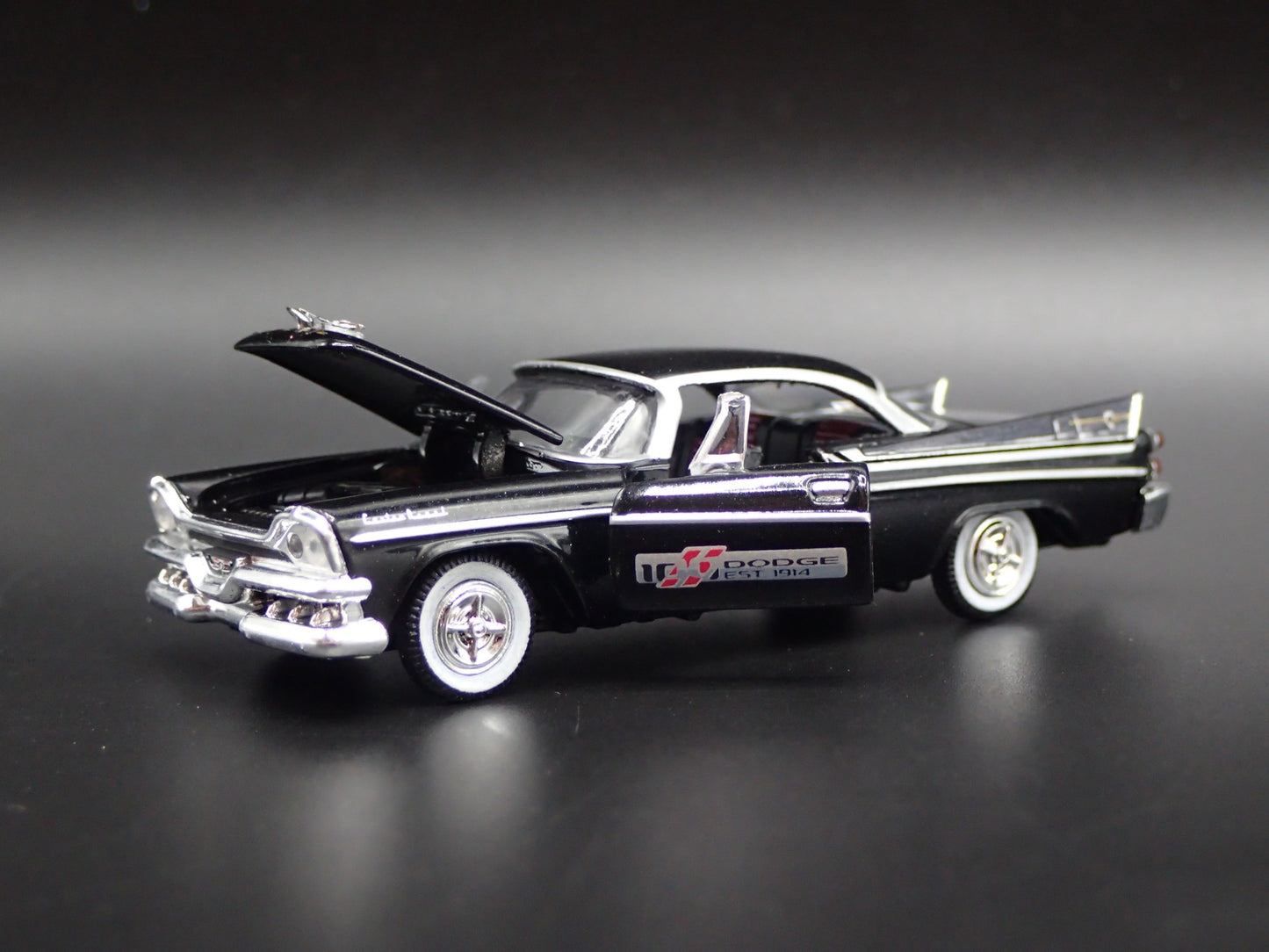 1957 57 DODGE CUSTOM ROYAL LANCER D500 1:64 SCALE COLLECTIBLE DIECAST MODEL CAR