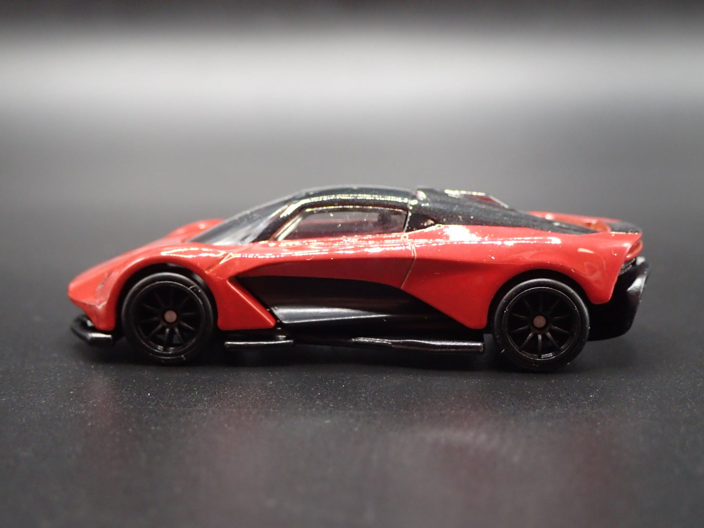 2019 19 ASTON MARTIN VALHALLA CONCEPT PROTOTYPE RED 1/64 SCALE DIECAST MODEL CAR