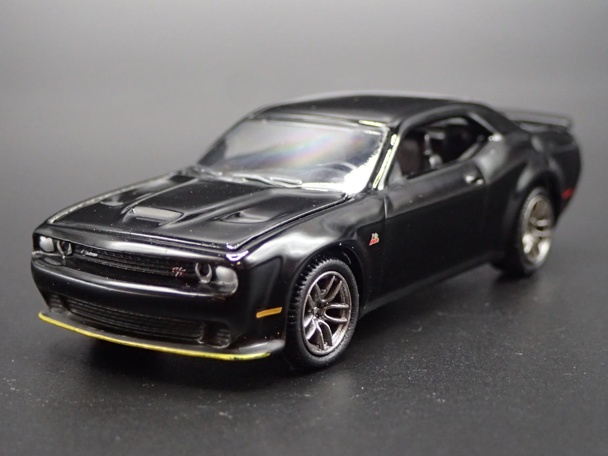 2019 19 DODGE CHALLENGER RT SCAT PACK RARE 1/64 SCALE DIORAMA DIECAST MODEL CAR-Burning Rubber Toy Company