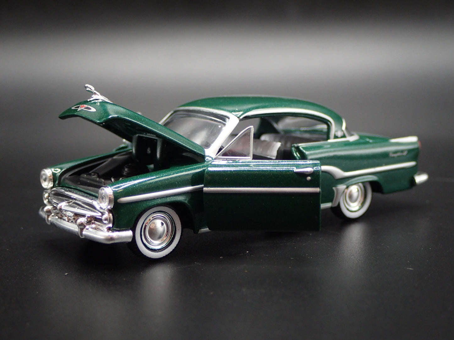 1954 54 DODGE ROYAL GREEN RARE 1/64 SCALE COLLECTIBLE DIORAMA DIECAST MODEL CAR