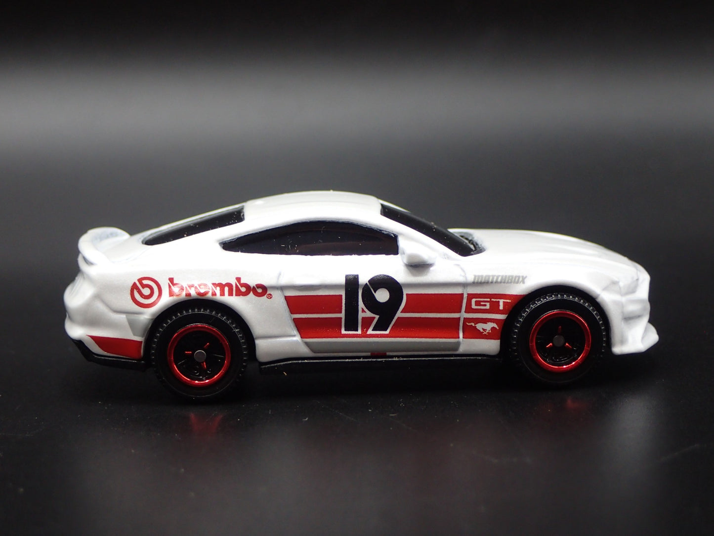2015-2023 FORD MUSTANG GT COUPE BREMBO 1/64 SCALE COLLECTIBLE DIECAST MODEL CAR
