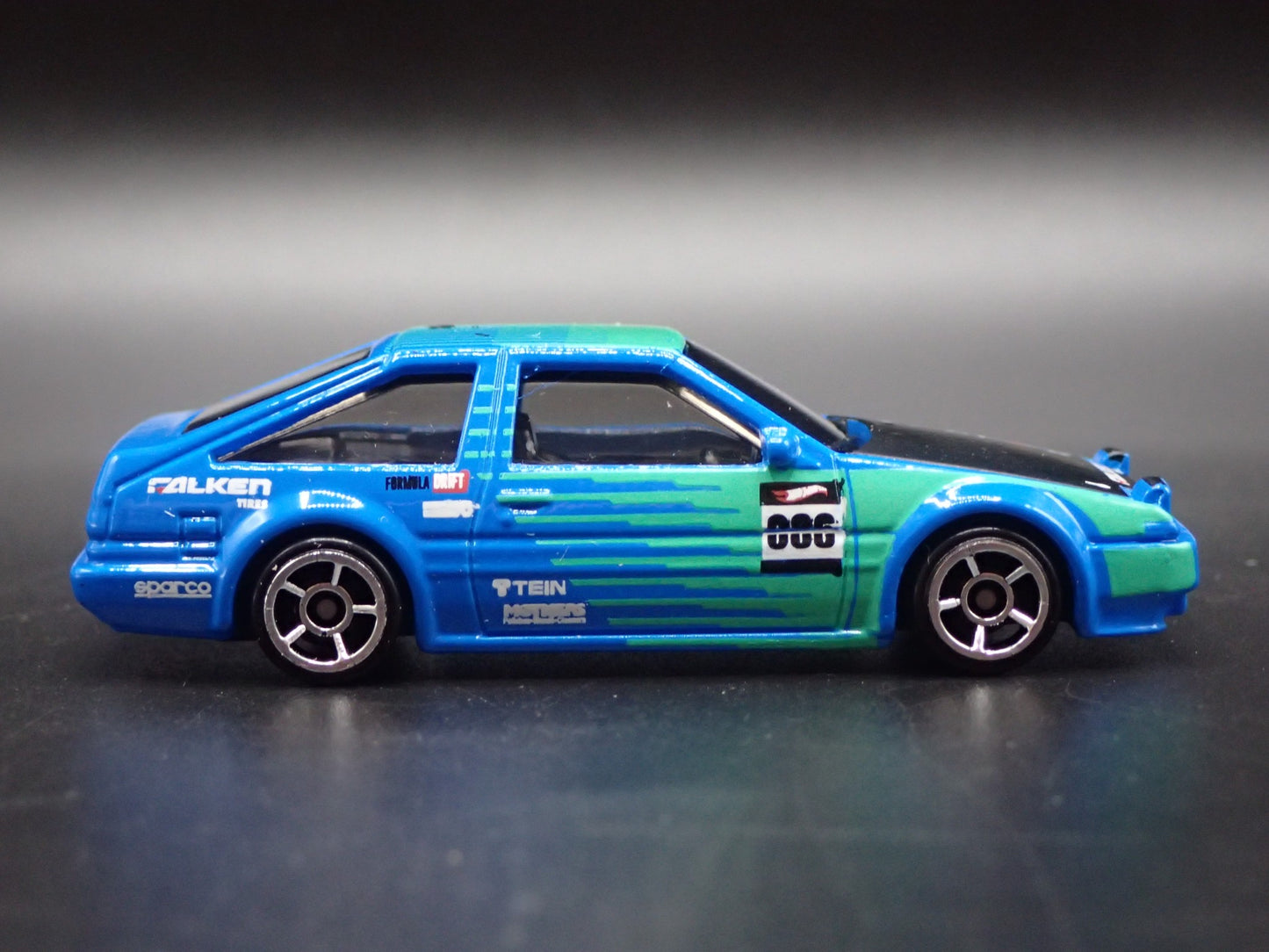 1983-1987 TOYOTA AE86 COROLLA FALKEN TIRES 1/64 SCALE DIORAMA DIECAST MODEL CAR