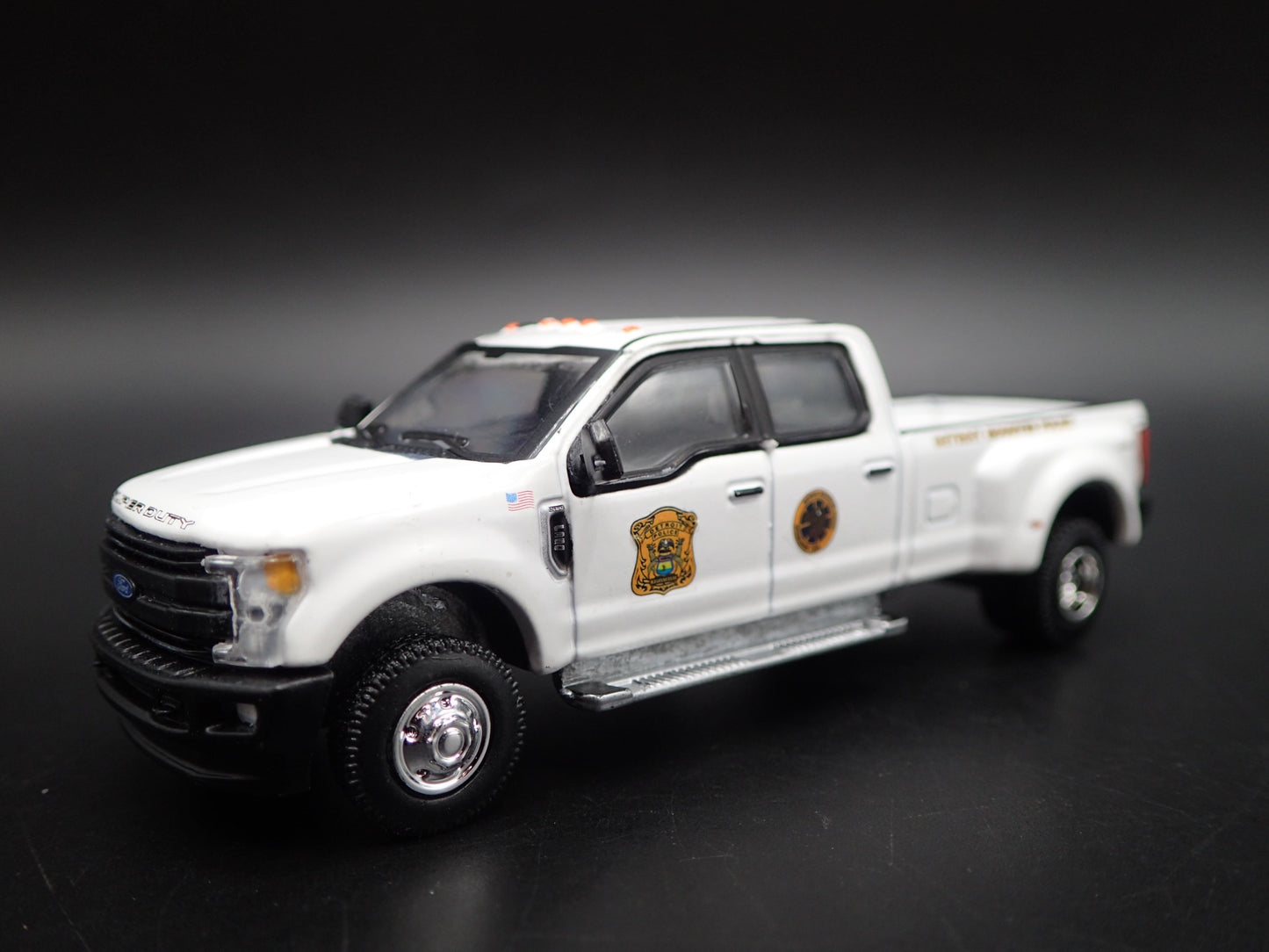 2017 17 FORD F350 DUALLY DETROIT MICHIGAN POLICE 1:64 SCALE DIECAST MODEL CAR